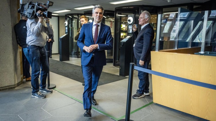 Waarschuwing voor deepfakevideo waarin premier Schoof een investeringsplatform lijkt te promoten